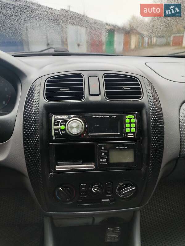 Хэтчбек Mazda 323 1998 в Светловодске