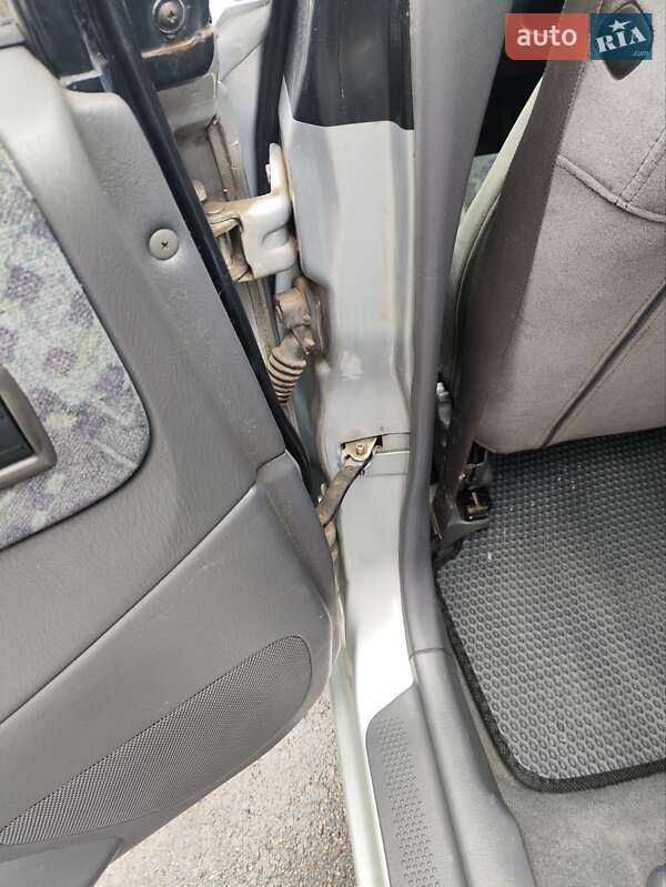 Хэтчбек Mazda 323 1998 в Светловодске