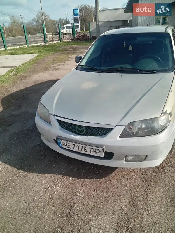 Mazda 323 2003