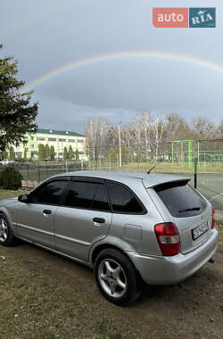 Хэтчбек Mazda 323 2002 в 