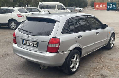 Хэтчбек Mazda 323 2002 в 