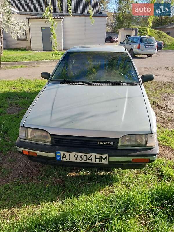 Mazda 323 1987