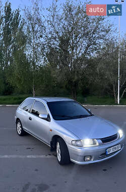 Хэтчбек Mazda 323 1998 в 