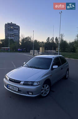 Хэтчбек Mazda 323 1998 в 