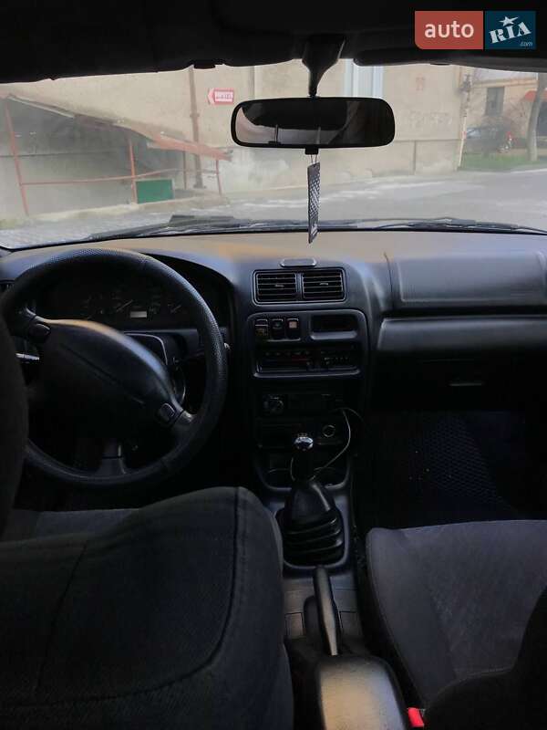 Седан Mazda 323 1997 в Коломиї