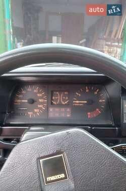 Хетчбек Mazda 323 1987 в 