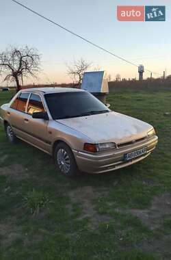Седан Mazda 323 1993 в Виннице