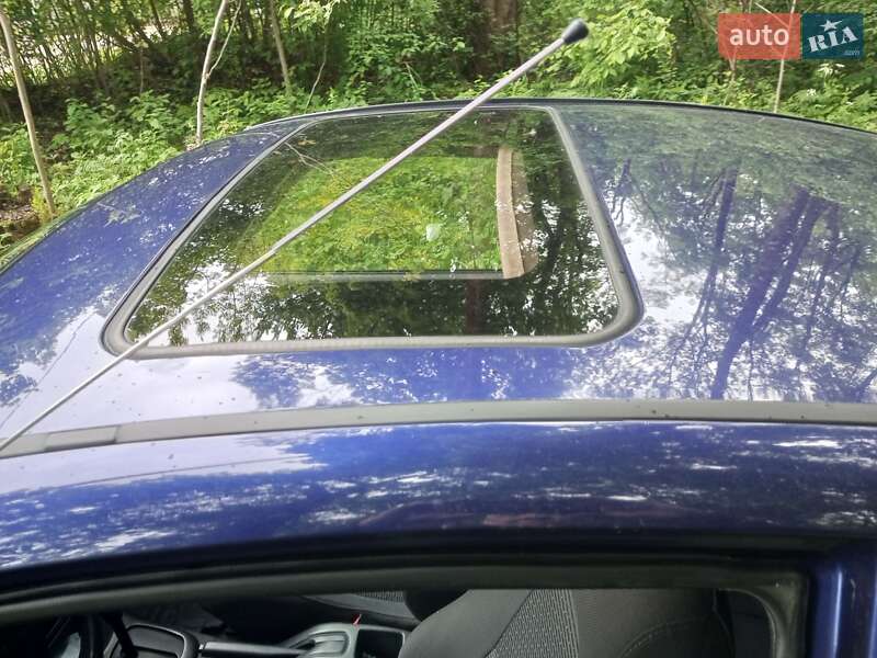 Хэтчбек Mazda 323 1996 в Самборе