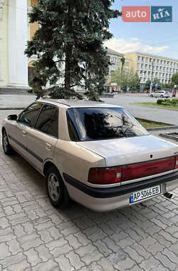 Седан Mazda 323 1995 в 