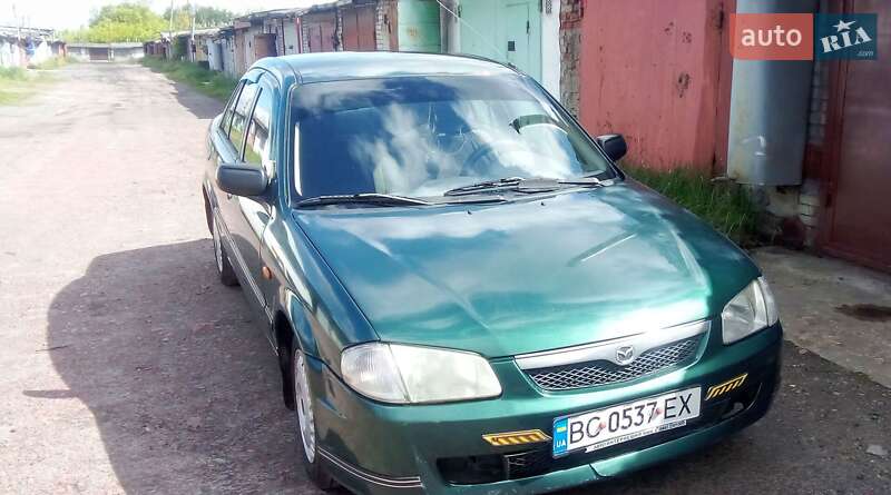 Седан Mazda 323 2000 в Шептицькому