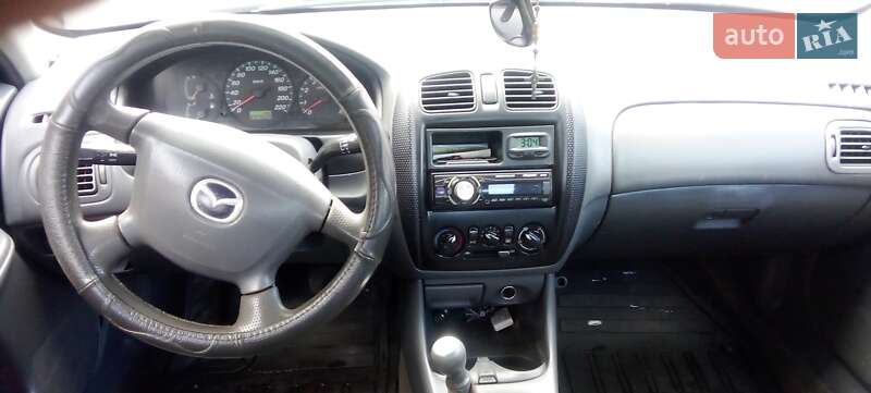 Седан Mazda 323 2000 в Шептицькому