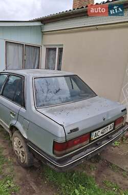 Седан Mazda 323 1989 в Луцьку