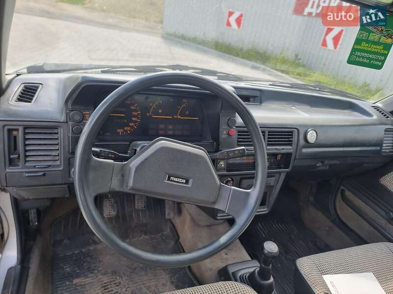 Хэтчбек Mazda 323 1987 в Кременце