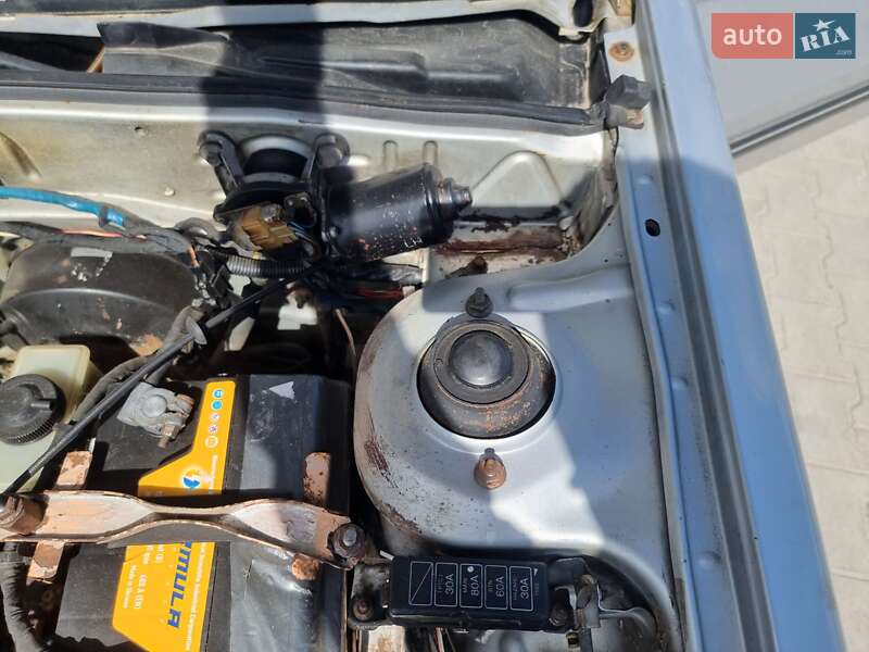 Хэтчбек Mazda 323 1987 в Кременце