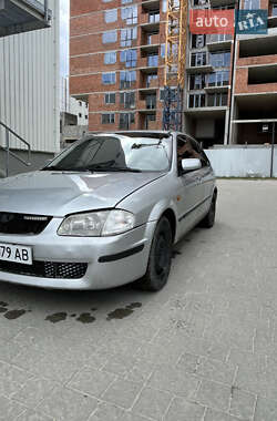 Хетчбек Mazda 323 2001 в 