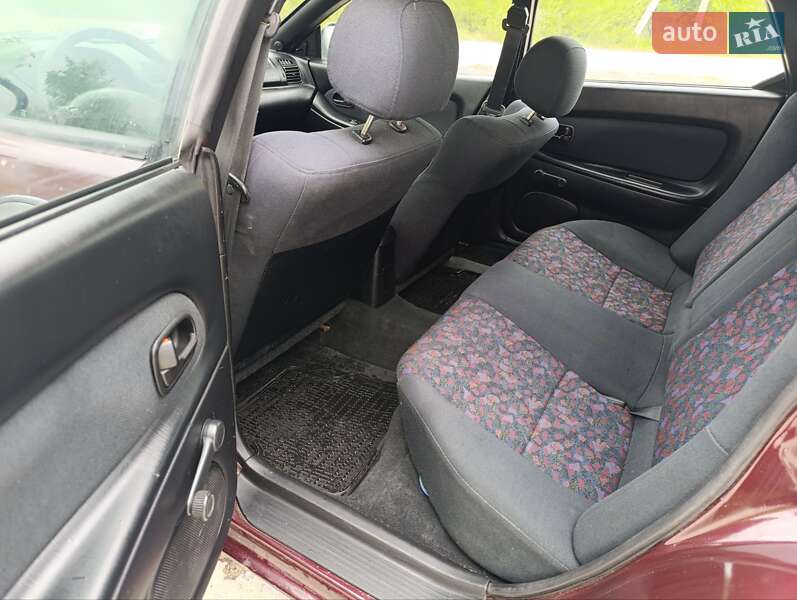 Хэтчбек Mazda 323 1997 в Нетешине
