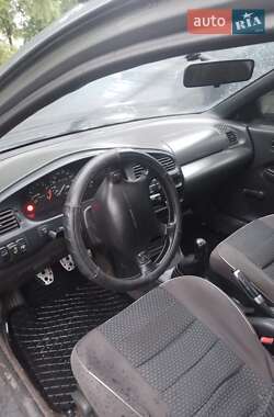Седан Mazda 323 1995 в 