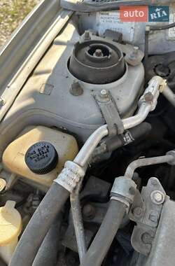 Хэтчбек Mazda 323 1997 в 
