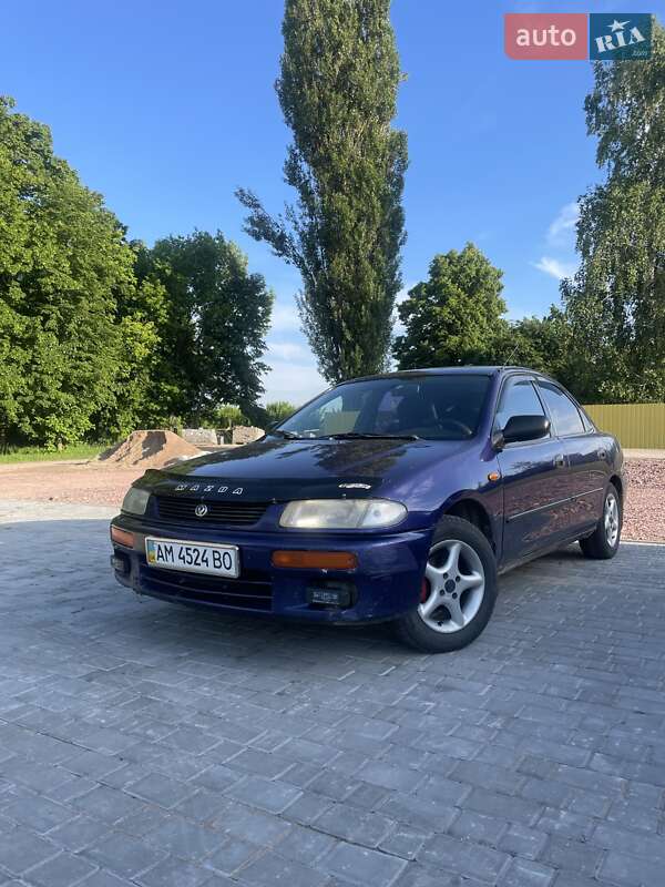 Седан Mazda 323 1995 в 