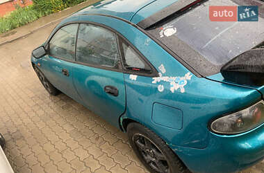 Хэтчбек Mazda 323 1998 в 