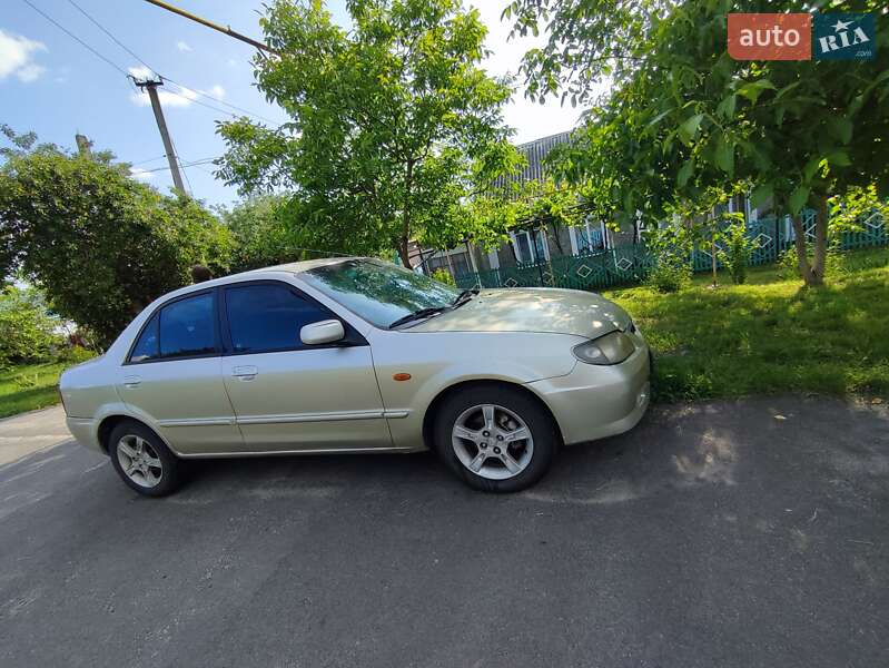 Седан Mazda 323 2003 в 