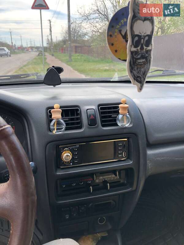 Хэтчбек Mazda 323 1997 в Киеве фото 3 Хэтчбек Mazda 323 1997 в Киеве