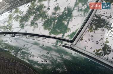 Седан Mazda 323 1998 в 