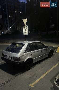 Хэтчбек Mazda 323 1987 в 