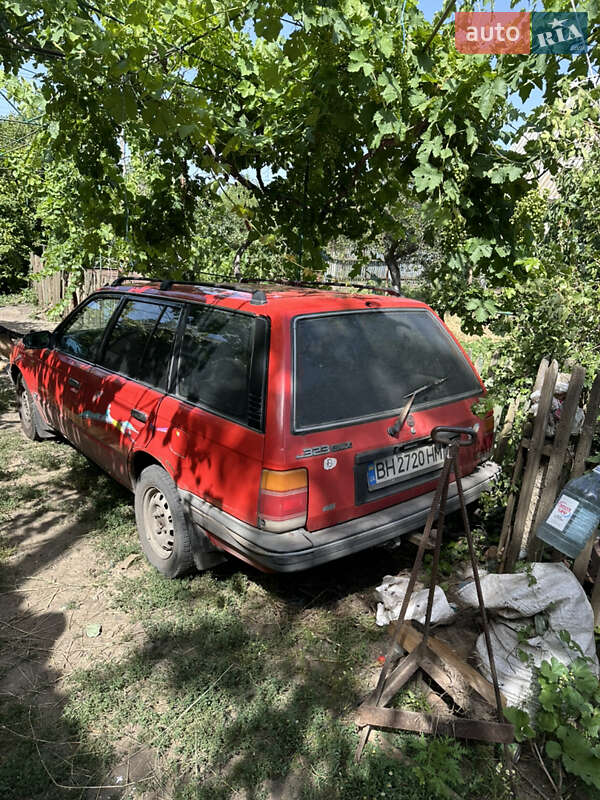 Універсал Mazda 323 1987 в Одесі