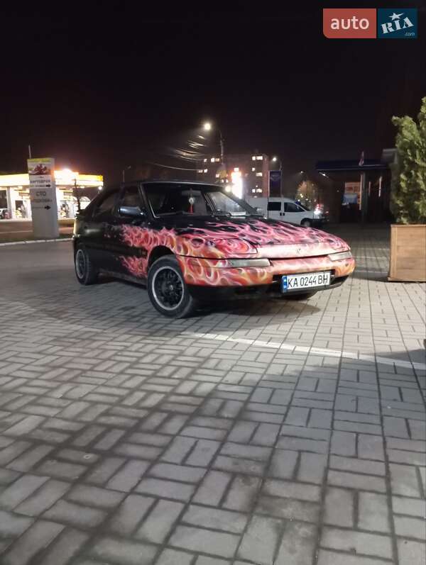 Хэтчбек Mazda 323 1993 в Хмельницком