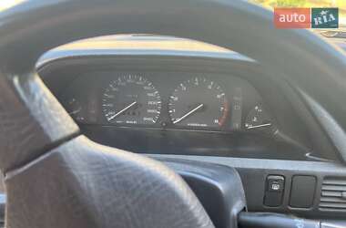 Седан Mazda 323 1991 в 