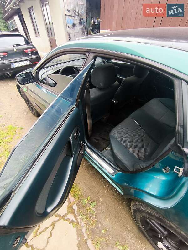 Хэтчбек Mazda 323 1996 в Глыбокой