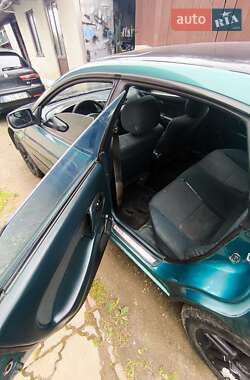 Хэтчбек Mazda 323 1996 в 