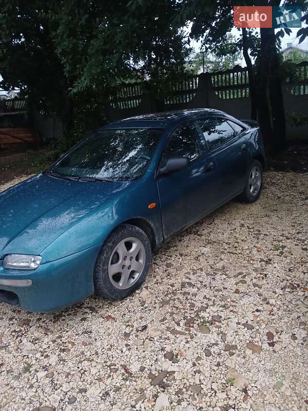 Хэтчбек Mazda 323 1997 в Надворной