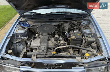 Седан Mazda 323 1990 в Днепре