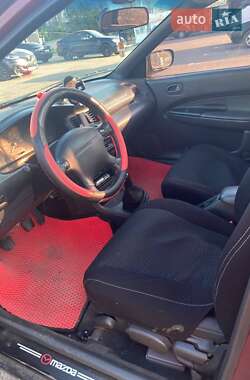 Седан Mazda 323 1996 в 
