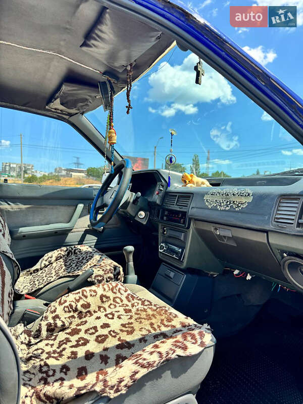 Седан Mazda 323 1987 в Одессе