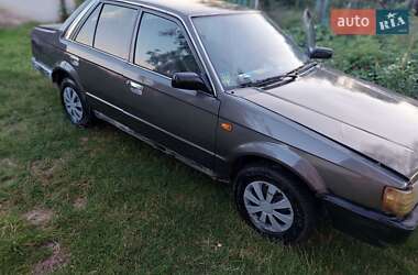 Хэтчбек Mazda 323 1987 в Костополе