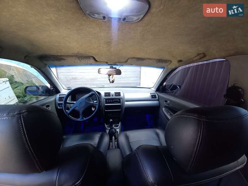 Седан Mazda 323 1997 в Запоріжжі