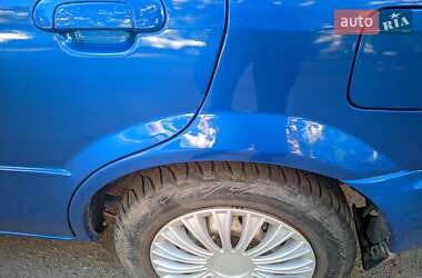 Хэтчбек Mazda 323 2001 в Киеве