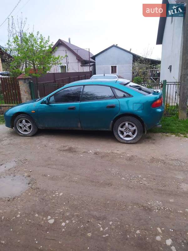 Хэтчбек Mazda 323 1995 в Ивано-Франковске
