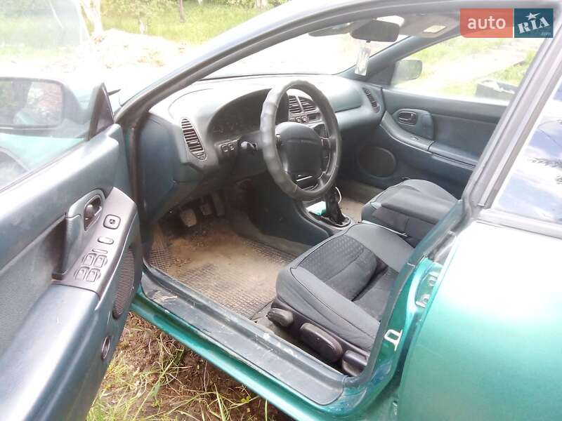 Хетчбек Mazda 323 1995 в Чернівцях