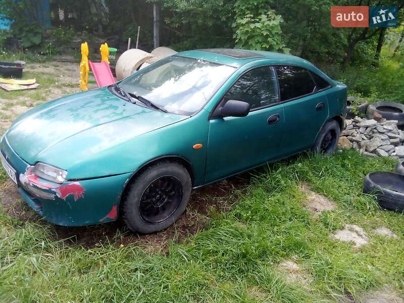 Хетчбек Mazda 323 1995 в Чернівцях