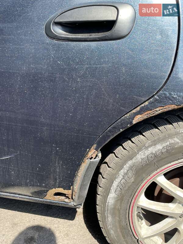 Седан Mazda 323 1995 в Каменском