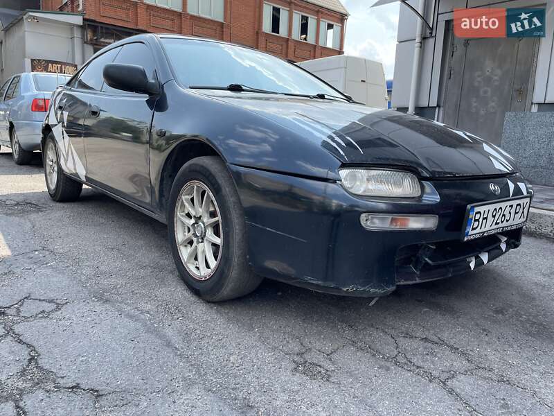 Седан Mazda 323 1995 в Каменском