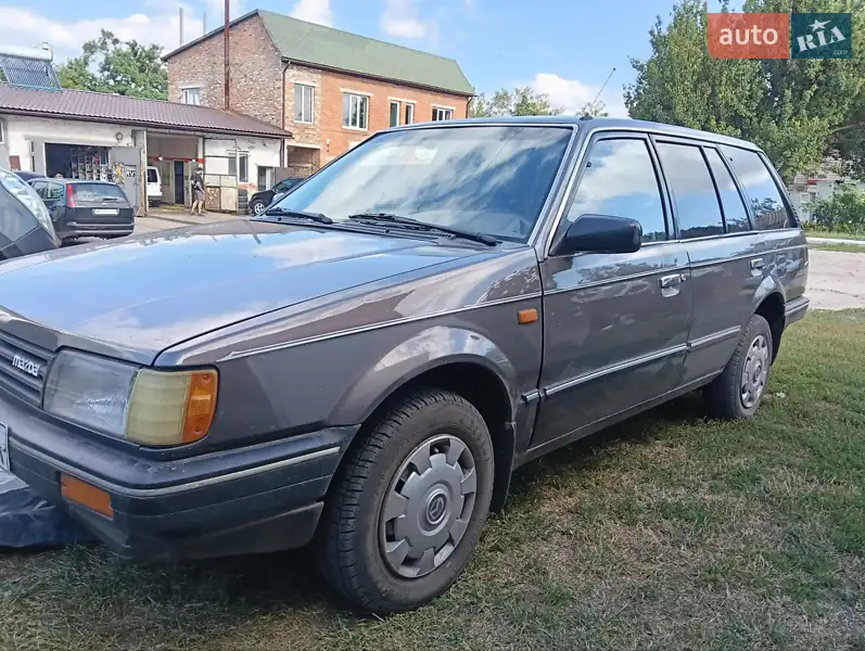 Mazda 323 1987