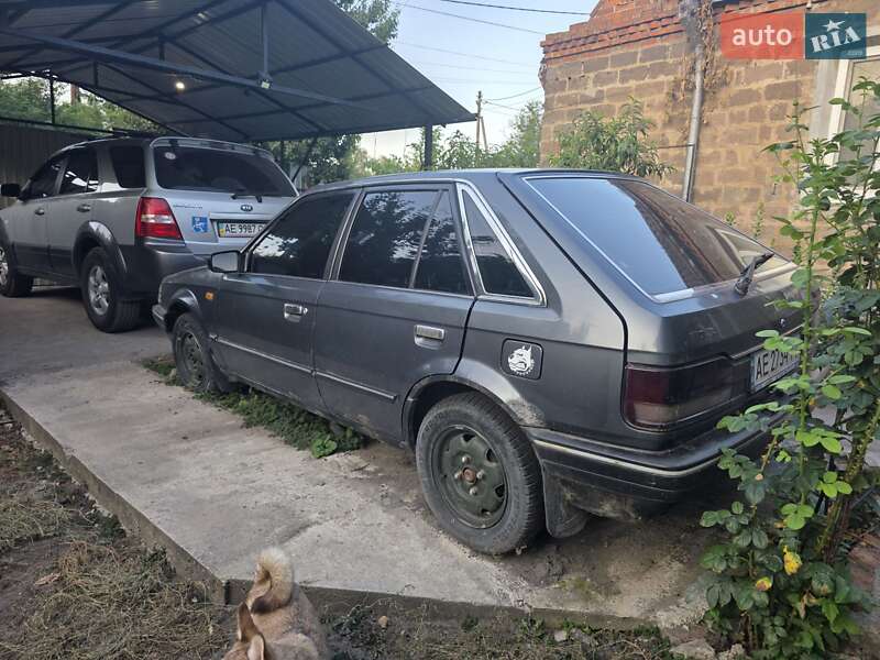 Хэтчбек Mazda 323 1987 в Новомосковске