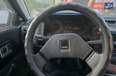 Хэтчбек Mazda 323 1987 в 