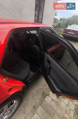 Хэтчбек Mazda 323 1992 в 