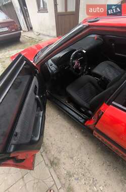 Хэтчбек Mazda 323 1992 в 